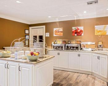 Quality Suites Buckhead Village